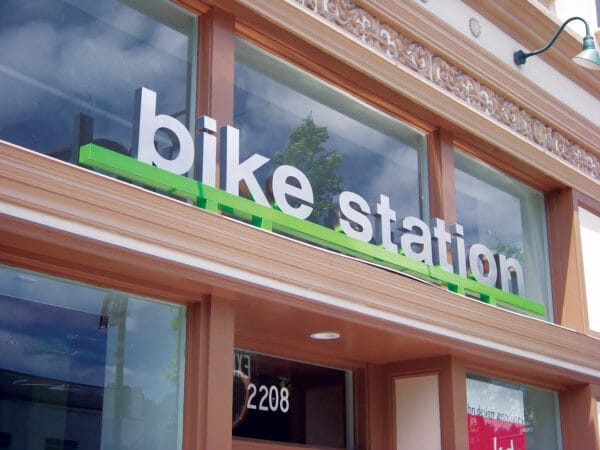 Install_bikeStation (1)